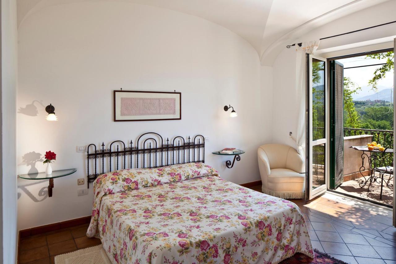 Hotel Villa Rizzo Resort And Spa San Cipriano Picentino Room photo